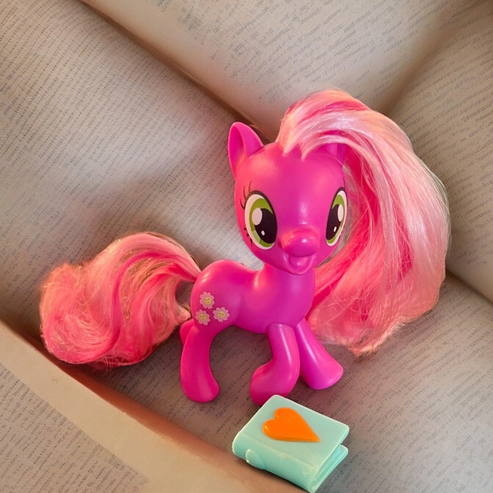 Classic My Little Pony: "Cheerilee"